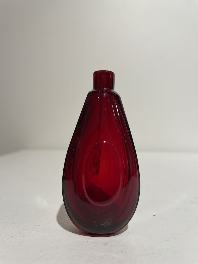 A RUBY-RED GLASS SNUFF BOTTLE 18th/19th century - 7