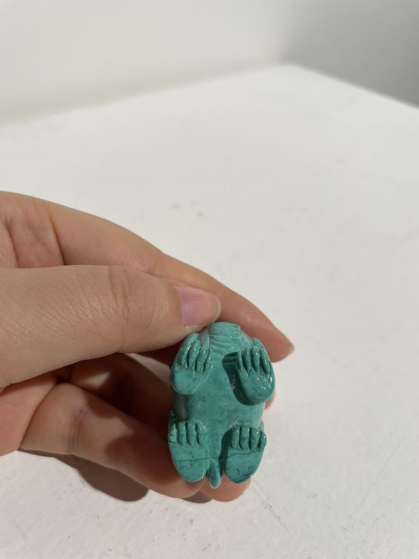 A TURQUOISE 'QILIN' SNUFF BOTTLE Late Qing to Republic Period - 2