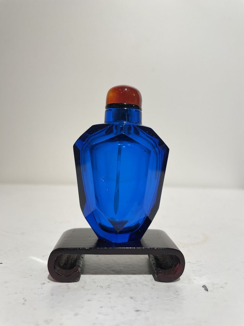 A MULTI-FACETED BLUE GLASS SNUFF BOTTLE 18th/19th century - 9