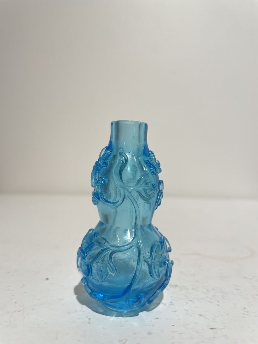 A BLUE GLASS GOURD-SHAPED SNUFF BOTTLE Mid 18th to mid 19th century - 7