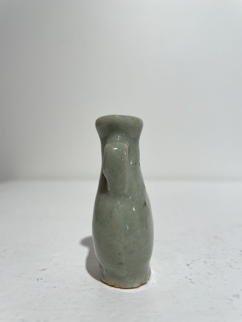 TWO CERAMIC SNUFF BOTTLES AND A SNUFF DISH The dish of two-character mark, 19th/20th century (3) - 6