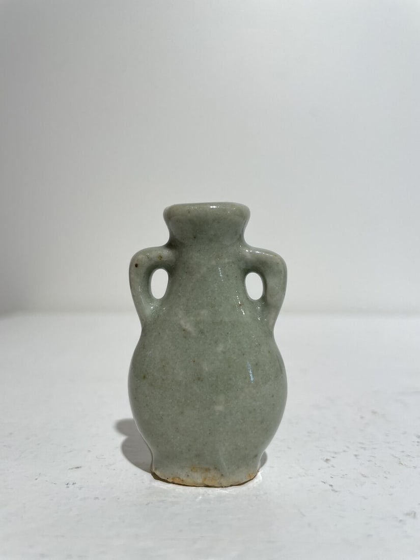 TWO CERAMIC SNUFF BOTTLES AND A SNUFF DISH The dish of two-character mark, 19th/20th century (3) - 7