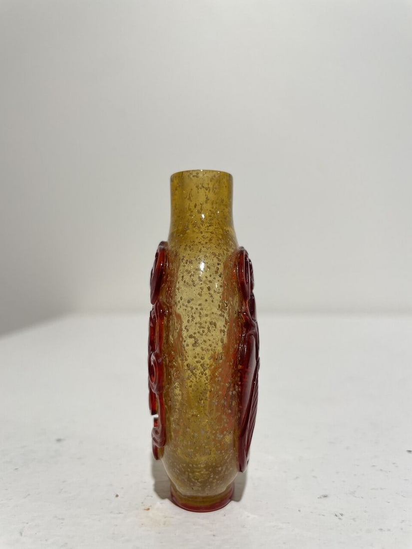 A RED OVERLAY AMBER GLASS 'BAT AND PEACH' SNUFF BOTTLE Mid 18th to mid 19th century - 7