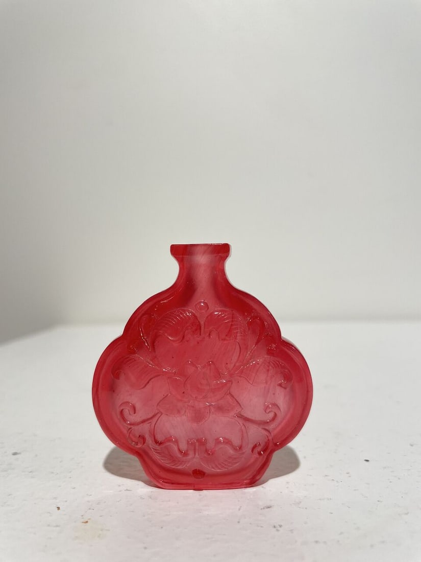 A PINK 'FLORAL', AND A GREEN 'FLORAL' GLASS SNUFF BOTTLE 19th/20th century (2) - 5
