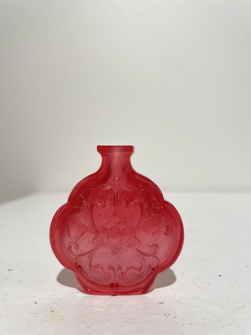 A PINK 'FLORAL', AND A GREEN 'FLORAL' GLASS SNUFF BOTTLE 19th/20th century (2) - 7