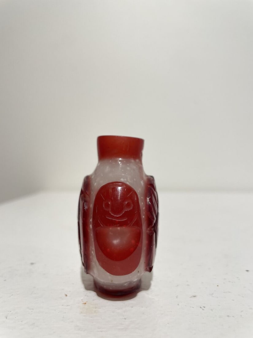 THREE OVERLAY GLASS SNUFF BOTTLES 20th century (3) - 13