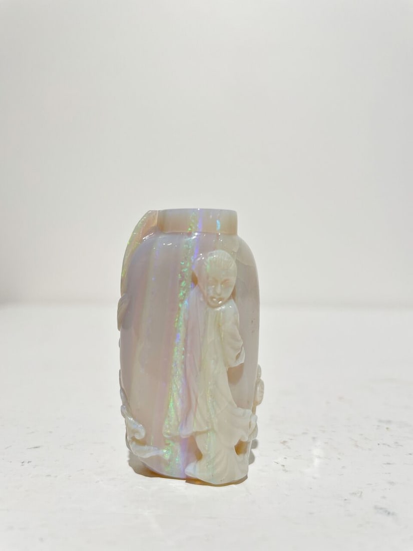 TWO MOTHER-OF-PEARL 'LONGEVITY' AND 'FLORAL' SNUFF BOTTLES Late Qing to Republic Period (2) - 7