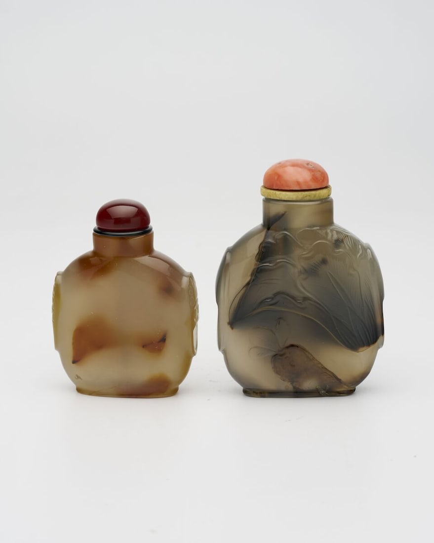 TWO SHADOW AGATE SNUFF BOTTLES 19th century (2) - 2