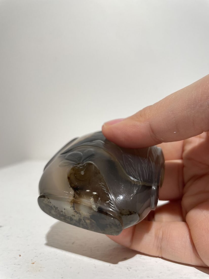 TWO SHADOW AGATE SNUFF BOTTLES 19th century (2) - 3