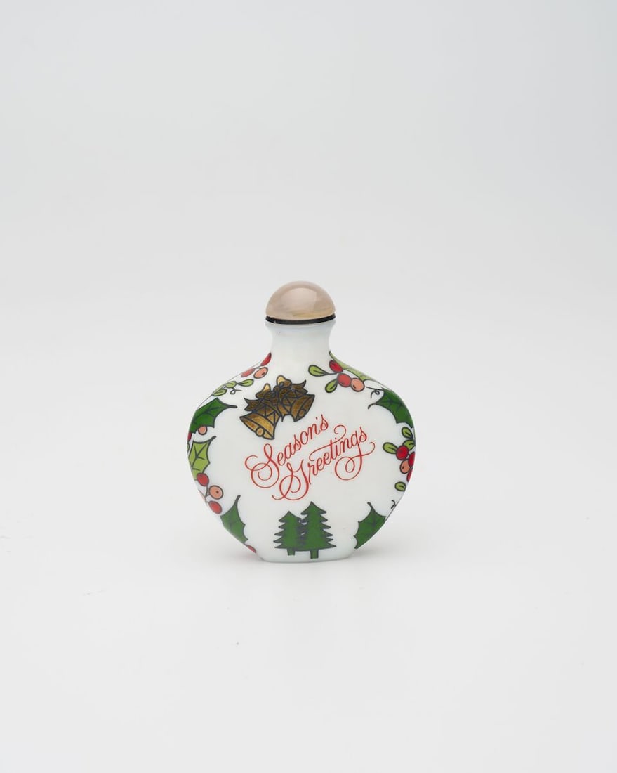 A PRINTED 'SEASON'S GREETINGS' SNUFF BOTTLE FOR THE INTERNATIONAL SNUFF BOTTLE SOCIETY Modern - 2