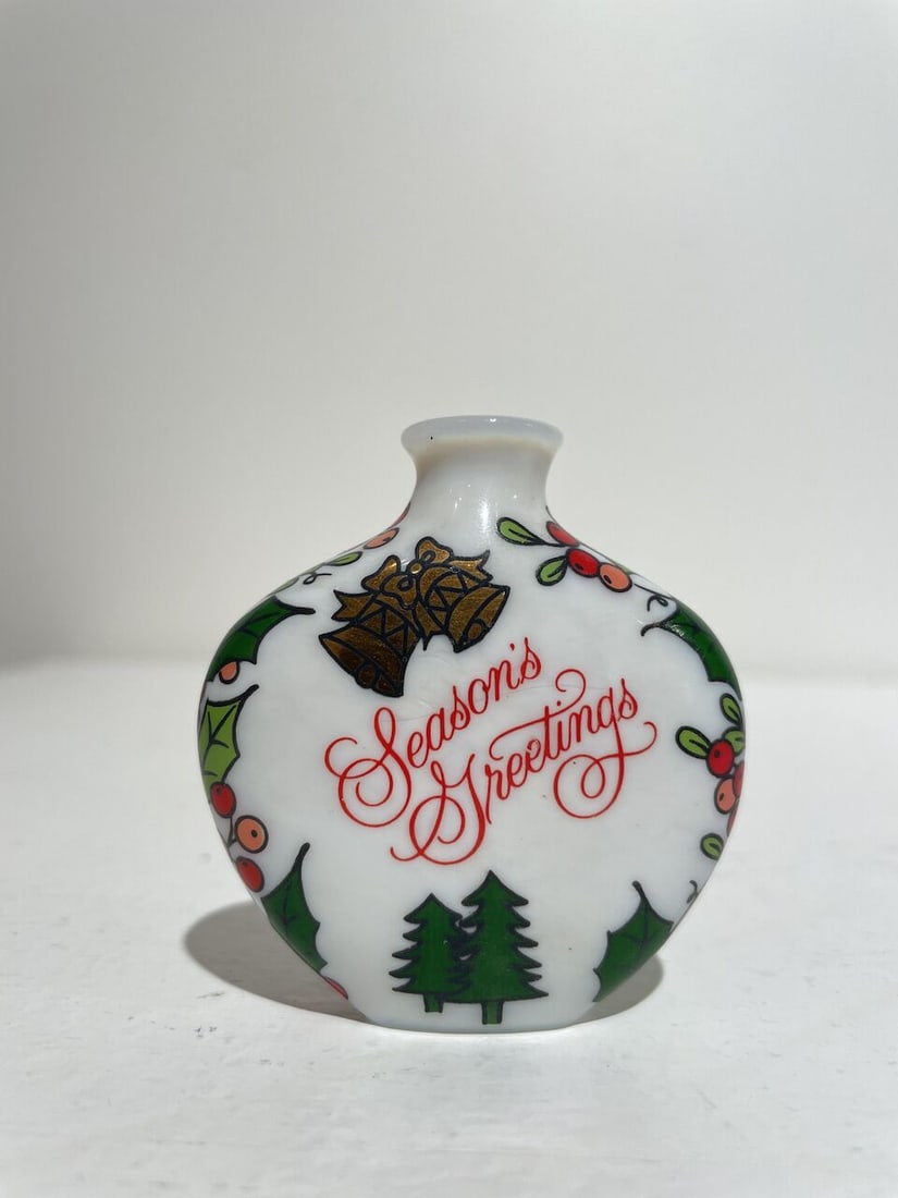 A PRINTED 'SEASON'S GREETINGS' SNUFF BOTTLE FOR THE INTERNATIONAL SNUFF BOTTLE SOCIETY Modern - 7