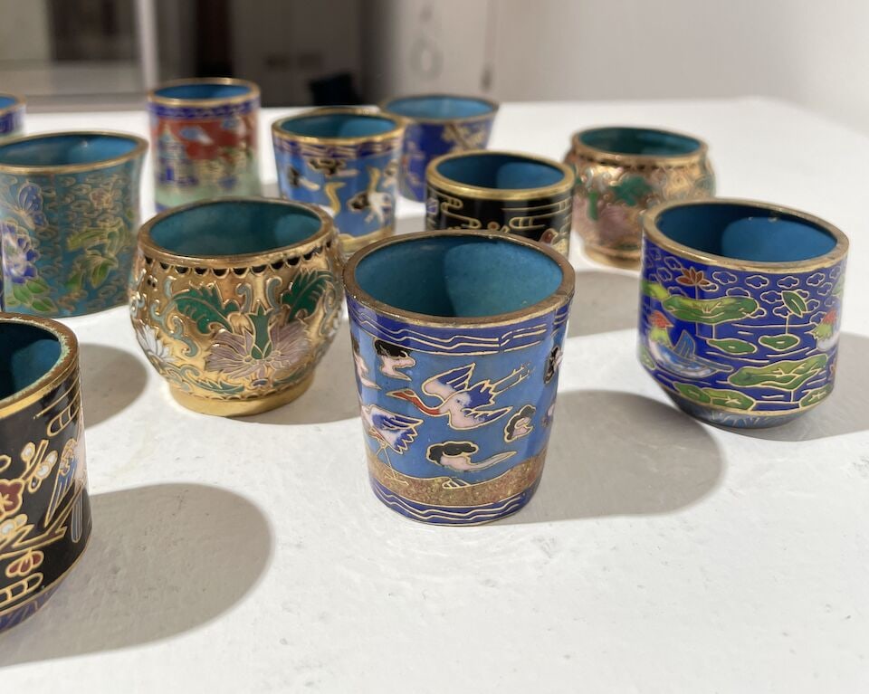 TWELVE SMALL CLOISONNÉ CUPS 20th century (12) - 7