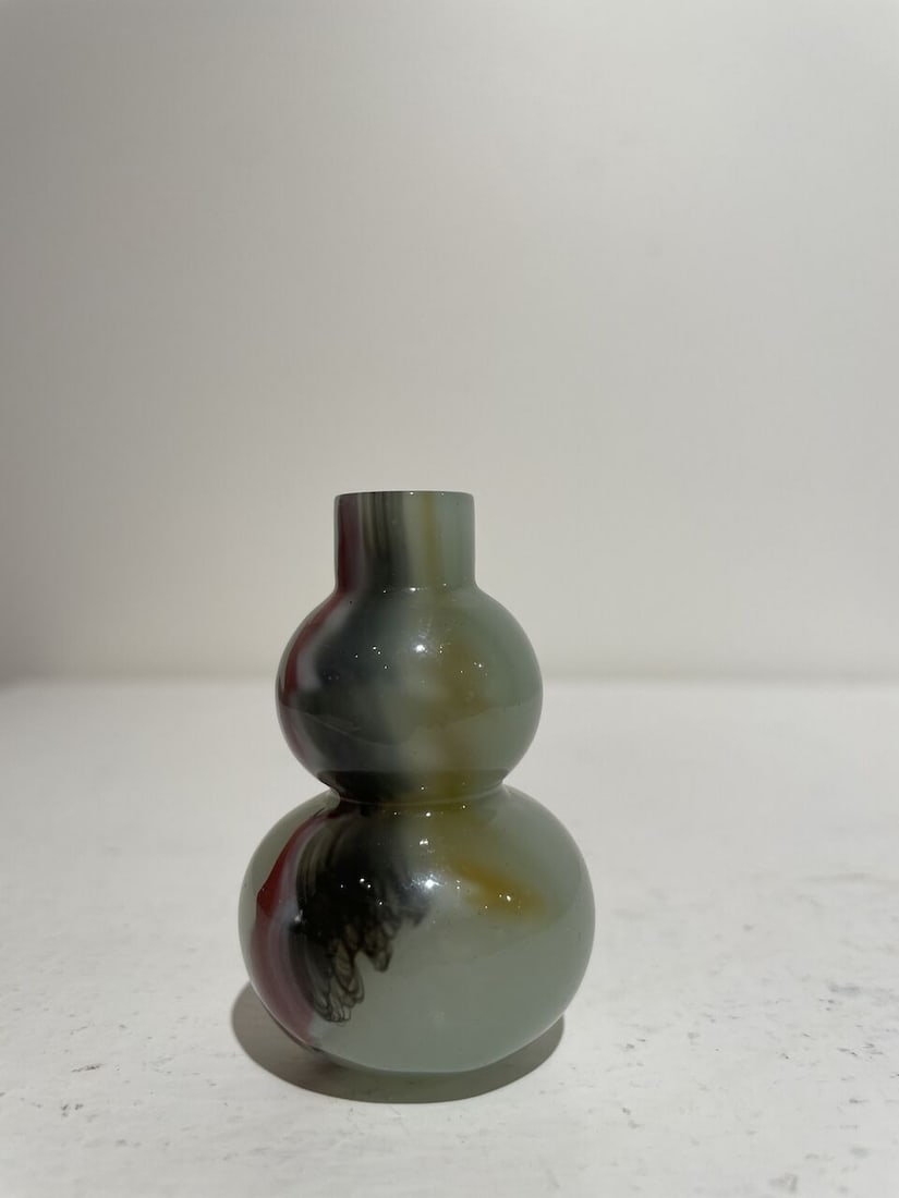 SEVEN GLASS SNUFF BOTTLES Qianlong and Guyuexuan marks, 19th/20th century (7) - 7