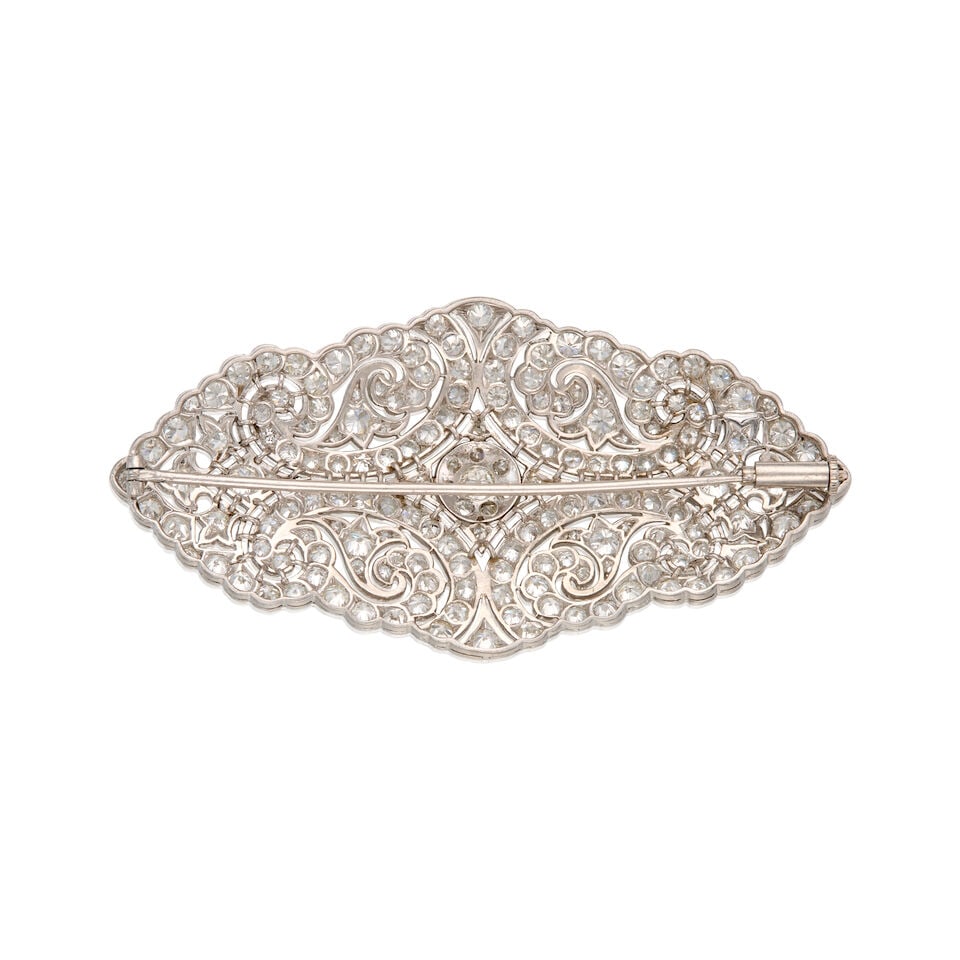 A PLATINUM AND DIAMOND BROOCH - 2