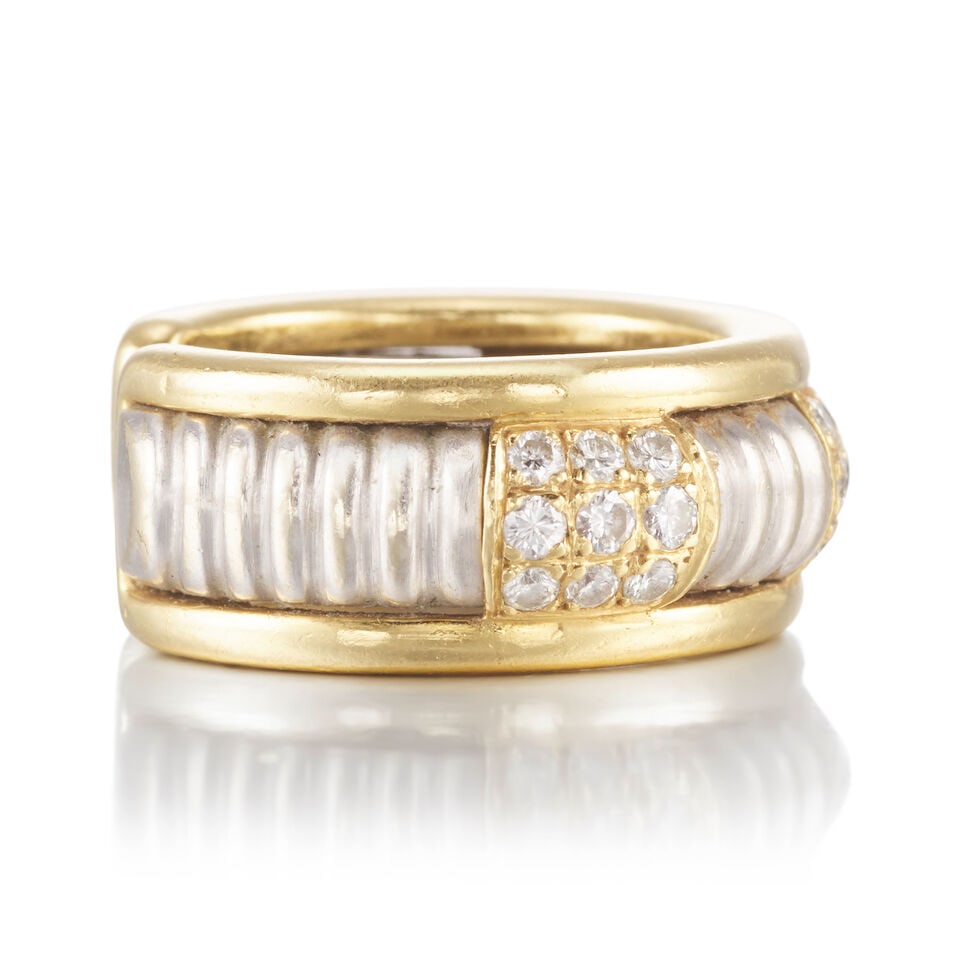 BOUCHERON: A BICOLORED GOLD AND DIAMOND RING - 2