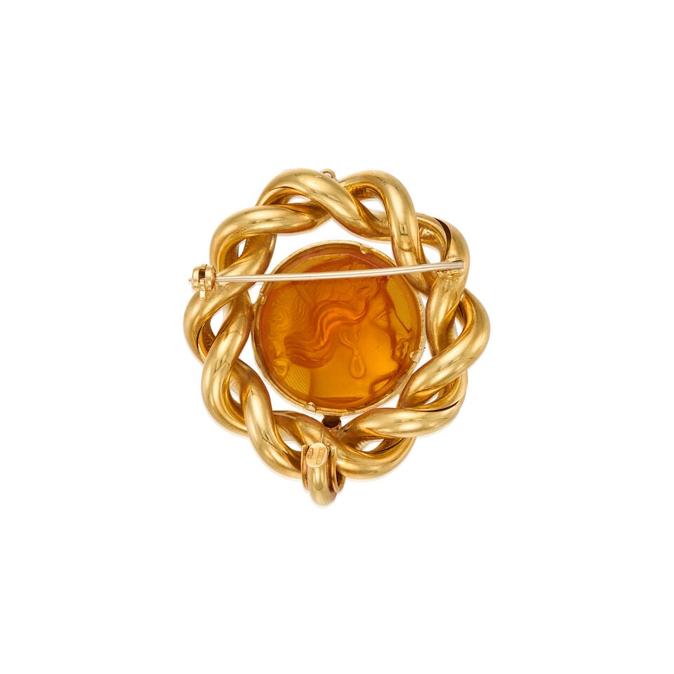 18K GOLD AND CARVED GLASS PENDANT - 2