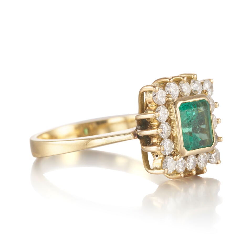 17K YELLOW GOLD, EMERALD, AND DIAMOND RING - 2