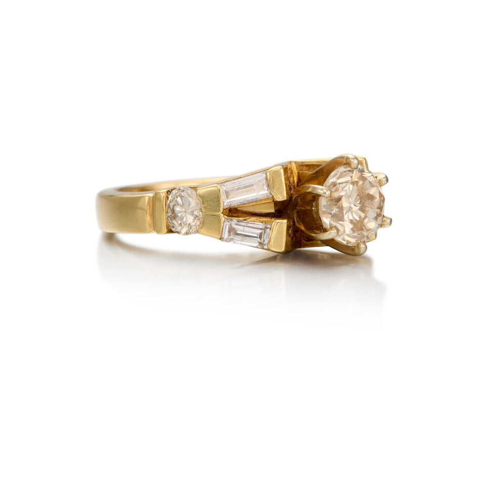 14K YELLOW GOLD AND DIAMOND RING - 2