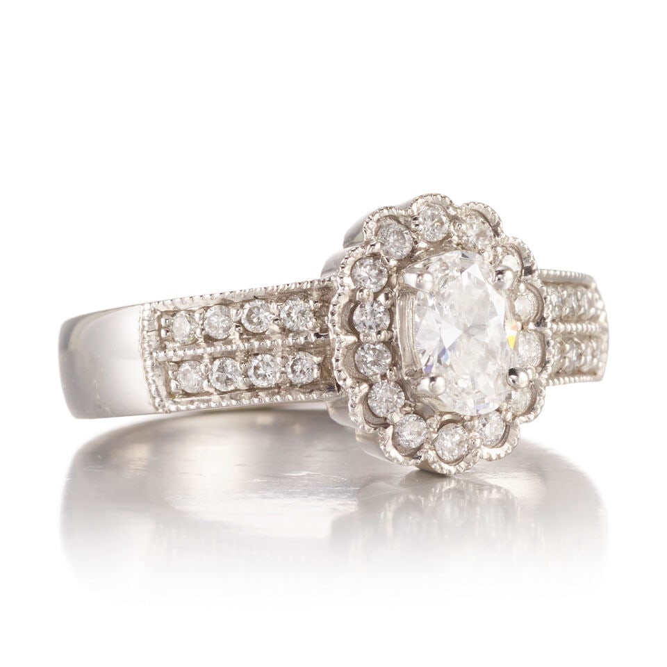14K WHITE GOLD AND DIAMOND RING - 2