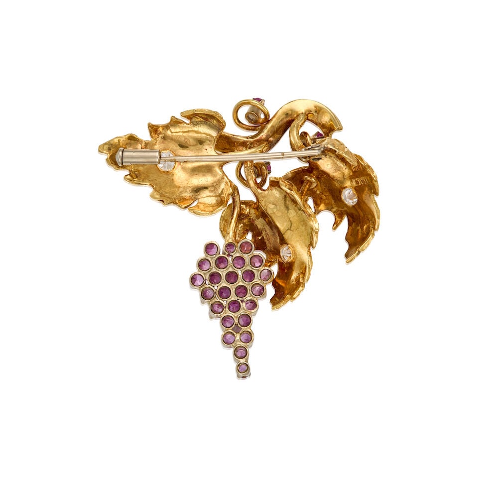18K YELLOW GOLD, SAPPHIRE, AND DIAMOND BROOCH - 2