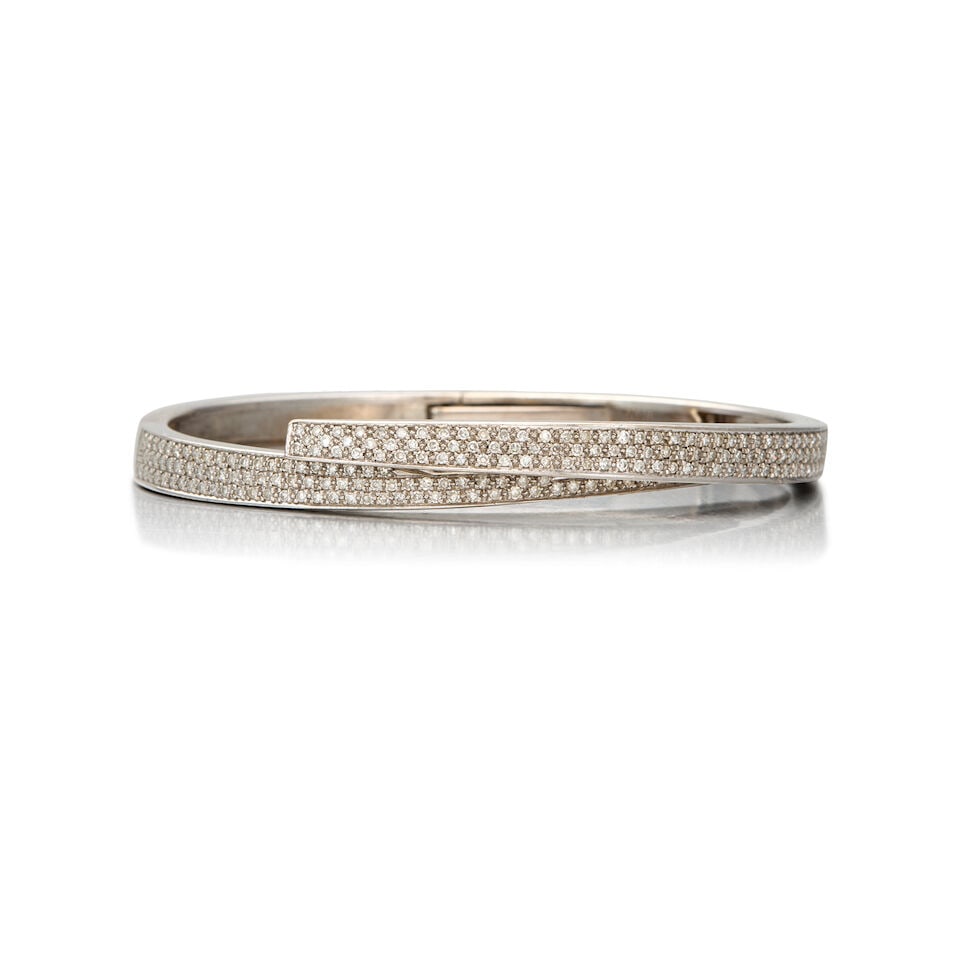 18K WHITE GOLD AND DIAMOND BANGLE - 2