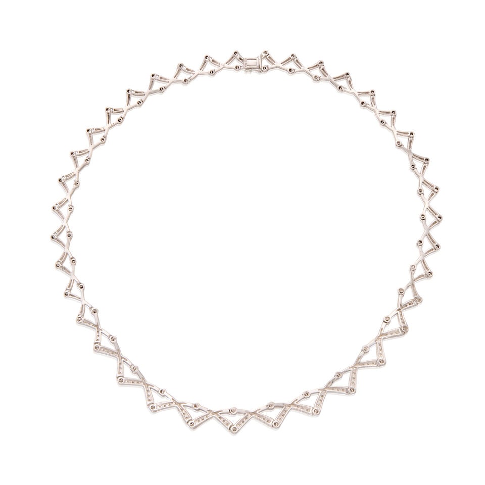 A 14K WHITE GOLD AND DIAMOND NECKLACE - 2