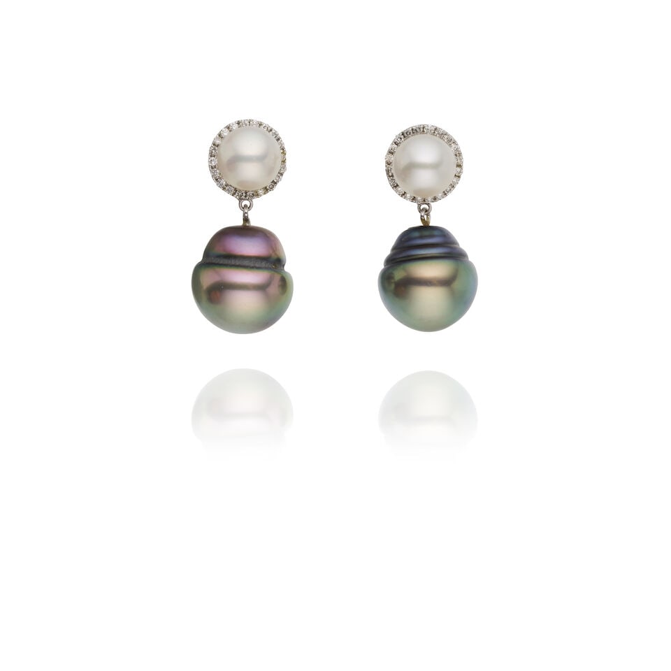 CULTURED PEARL AND DIAMOND EARRINGS FOR PIERCED EARS: CULTURED PEARL AND DIAMOND EARRINGS FOR PIERCED EARS - Earrings with cultured freshwater pearls and Tahitian lined drop pearls. - 7mm white round pearls with pink overtone and good lustre - 12mm