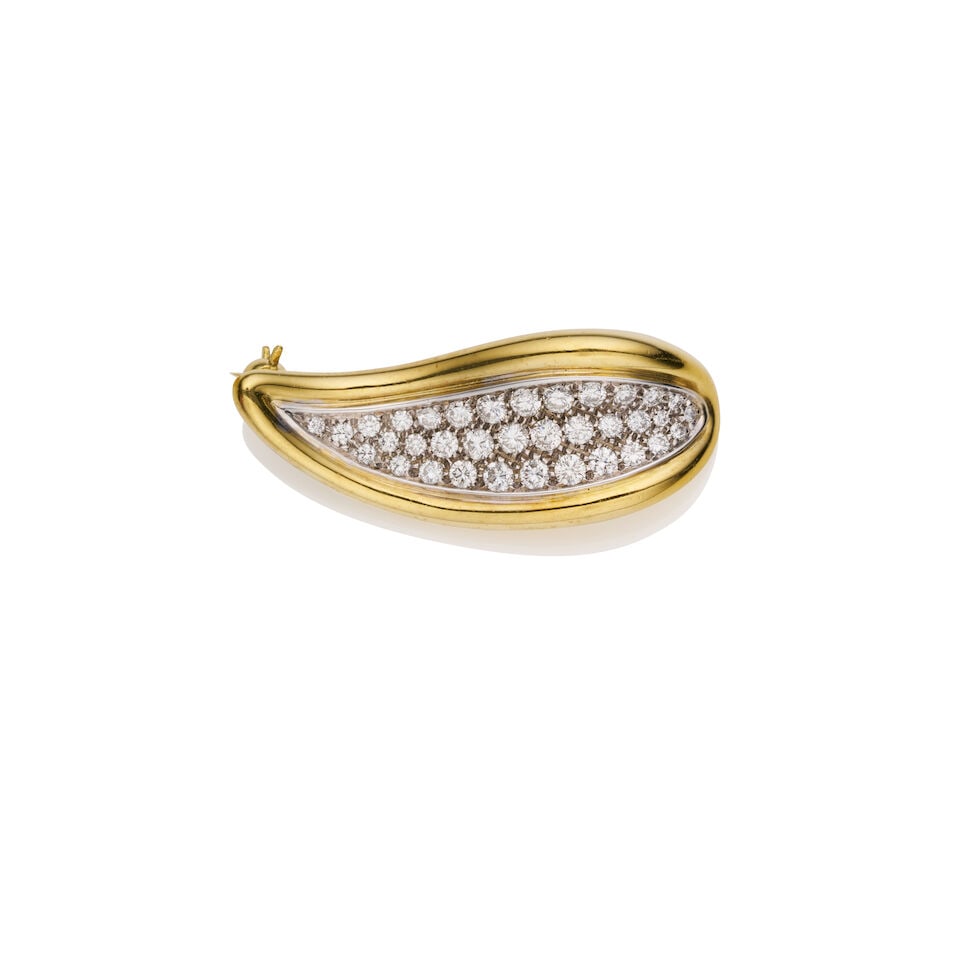 YELLOW AND WHITE GOLD AND DIAMOND LEAF BROOCH: YELLOW AND WHITE GOLD AND DIAMOND LEAF BROOCH - Bi-colour gold brooch - Pavé-set round brilliant cut diamonds - Length 3.6 x Width 1.5cm - Gross weight approximately 7.8gm Footnotes: OVERALL