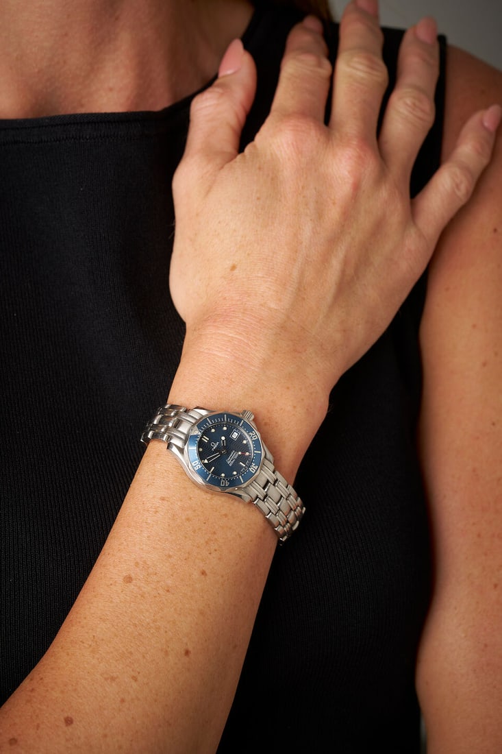 OMEGA | LADY'S STAINLESS STEEL SEAMASTER BRACELET WATCH - 2
