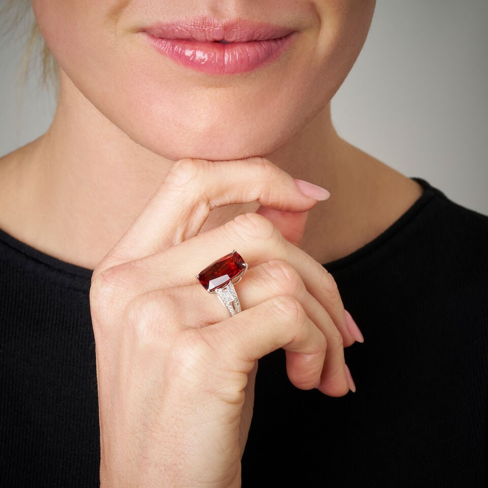 MOUAWAD | GARNET AND DIAMOND RING - 2