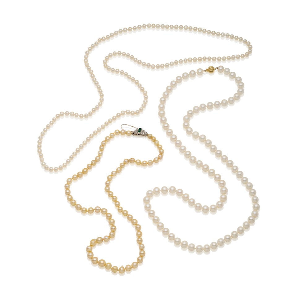 THREE CULTURED PEARL NECKLACES (3): THREE CULTURED PEARL NECKLACES - Individually knotted cultured freshwater pearl necklace - 10mm near round pearls of white bodycolour with pink overtone and moderate to good lustre. - Gross weight