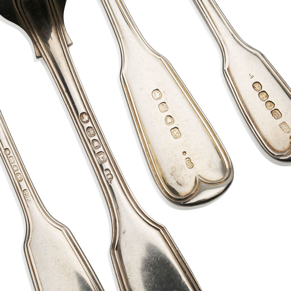 A collection of fiddle and thread cutlery (31) - 2
