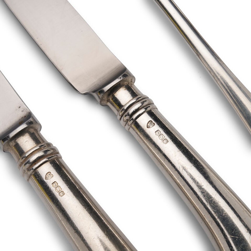 An English sterling silver flatware service Marks of DJ Silver Repairs, London, 1962-1975 to the... - 4
