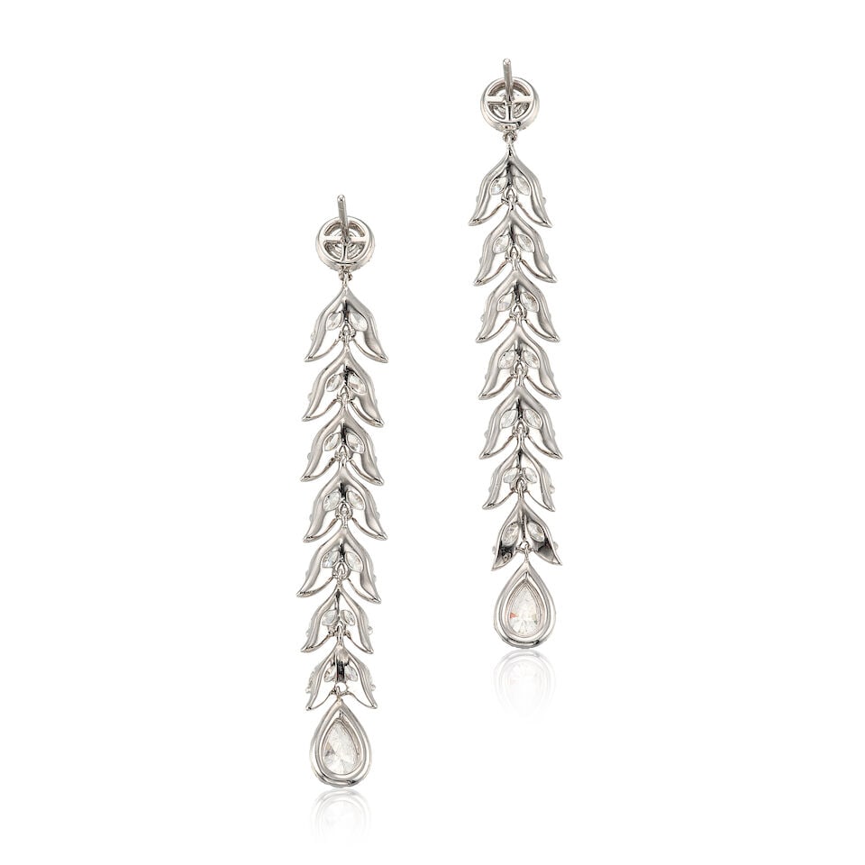 PAIR OF DIAMOND DANGLE EARRINGS - 3