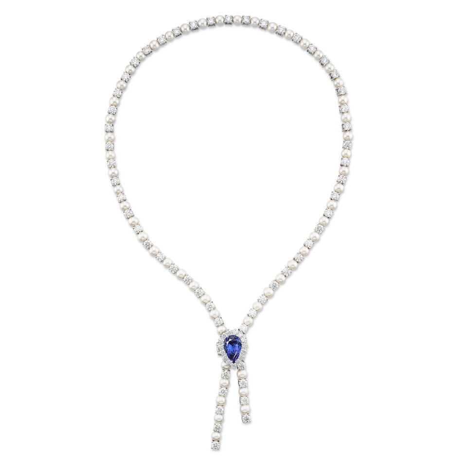 TANZANITE, CULTURED PEARL AND DIAMOND NECKLACE: TANZANITE, CULTURED PEARL AND DIAMOND NECKLACE 天然坦桑石配養殖珍珠及鑽石項鍊 Tanzanite: approx.