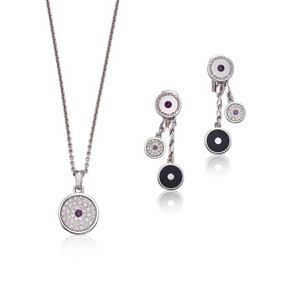 ASPREY: GEM-SET, ONYX AND DIAMOND ' 167 BUTTON' PENDANT NECKLACE AND EARCLIP SET (2): ASPREY: GEM-SET, ONYX AND DIAMOND ' 167 BUTTON' PENDANT NECKLACE AND EARCLIP SET Asprey：彩色寶石配縞瑪瑙及鑽石「167