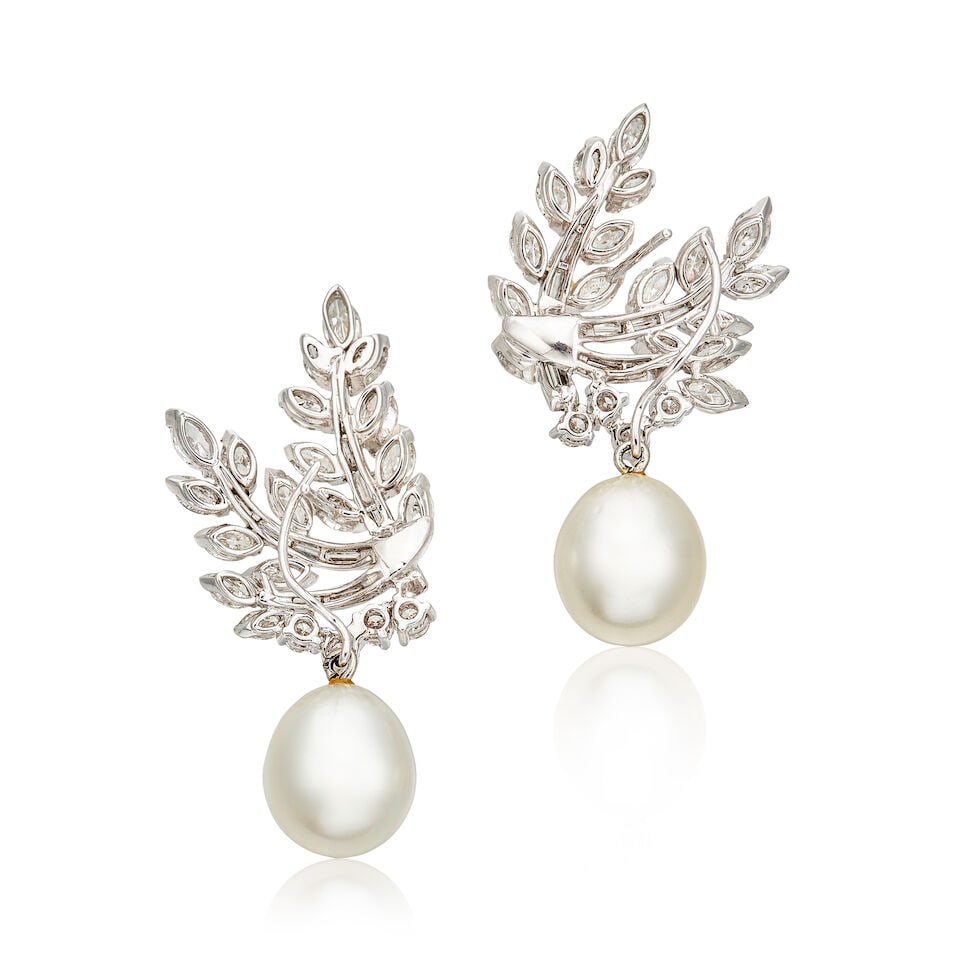PAIR OF CULTURED PEARL AND DIAMOND PENDENT EARRINGS - 3
