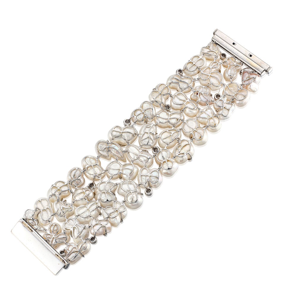 BAROQUE CULTURED PEARL AND DIAMOND BRACELET - 3