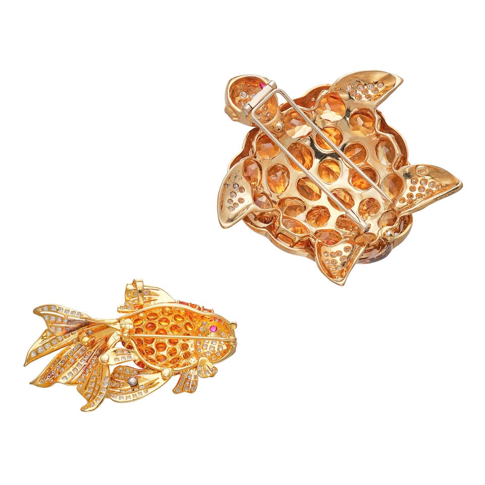 TWO GEM-SET AND DIAMOND 'TURTLE' AND 'GOLDFISH' BROOCHES (2) - 4