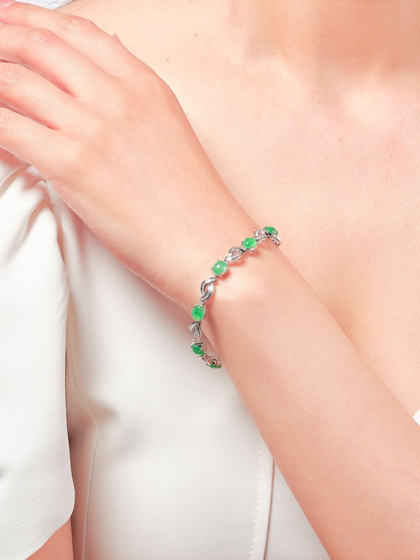 JADEITE AND DIAMOND BRACELET - 2