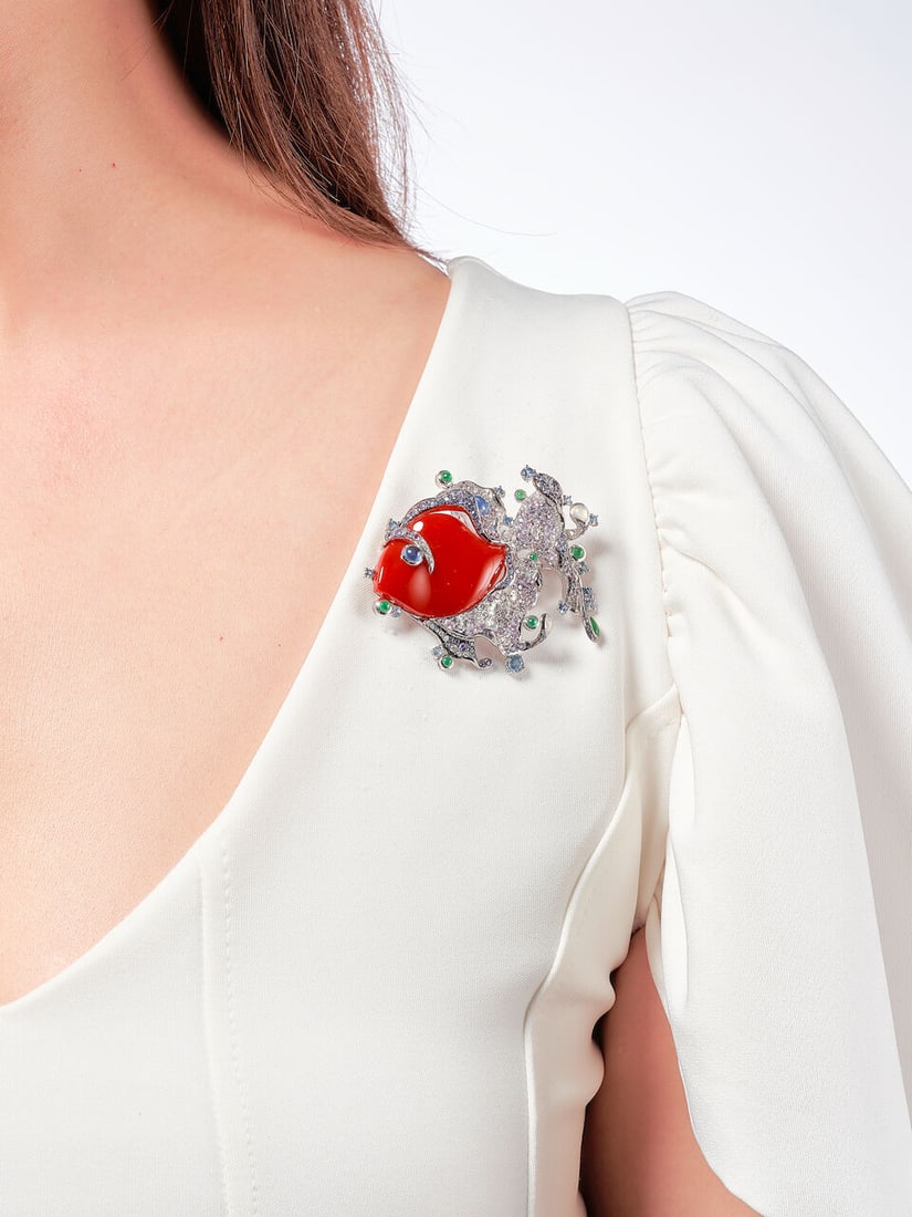 CORAL, GEM-SET AND DIAMOND 'FISH' BROOCH/PENDANT - 3