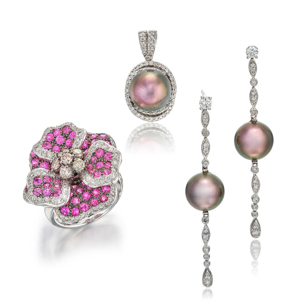 GROUP OF CULTURED PEARL, GEM-SET, COLOURED DIAMOND AND DIAMOND JEWELLERY (3): GROUP OF CULTURED PEARL, GEM-SET, COLOURED DIAMOND AND DIAMOND
