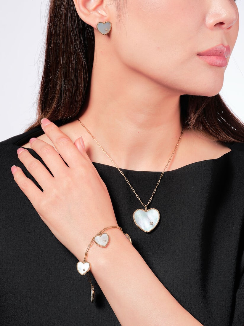 YVONNE LÉON: MOTHER-OF-PEARL, ONYX AND DIAMOND 'THE HEARTS' SUITE (3) - 2