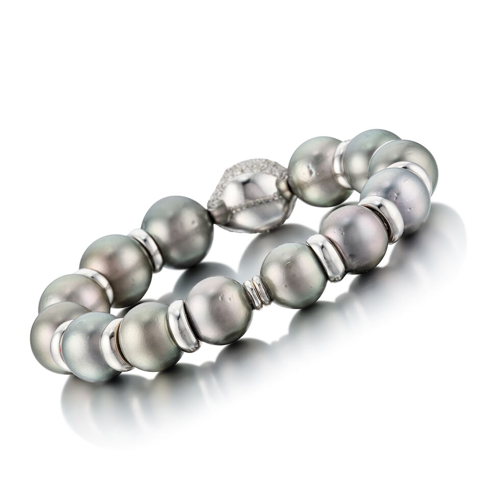 CULTURED PEARL AND DIAMOND BANGLE - 3