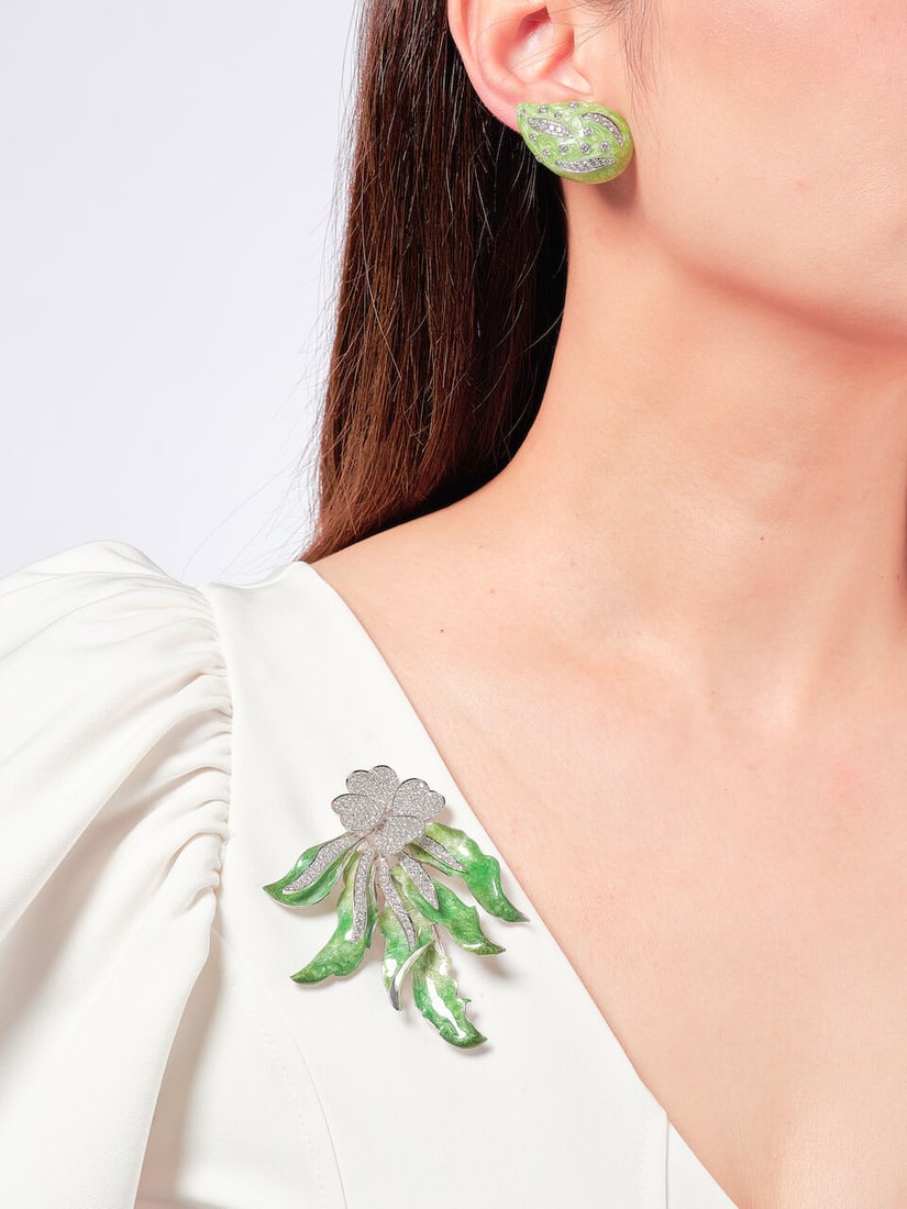 ENAMEL AND DIAMOND BROOCH AND EARCLIP SET (2) - 2