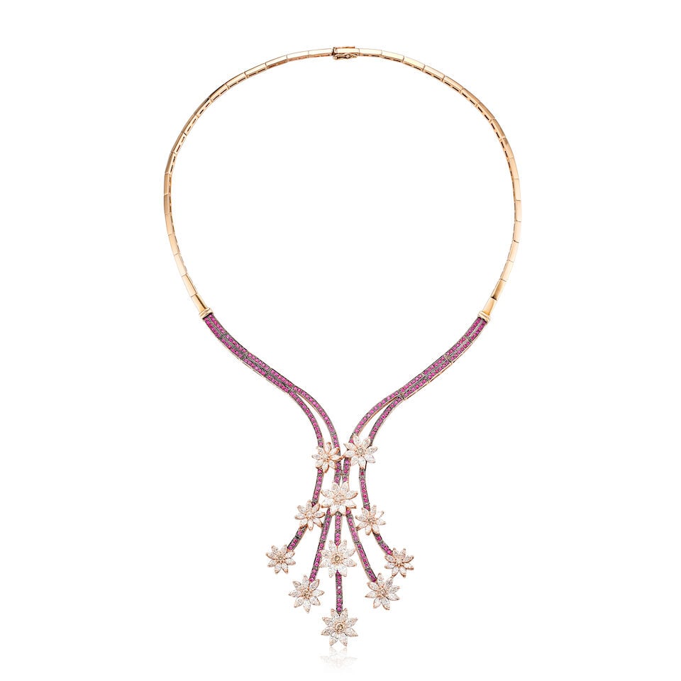 DIAMOND, COLOURED DIAMOND AND RUBY NECKLACE: DIAMOND, COLOURED DIAMOND AND RUBY NECKLACE 鑽石配彩色鑽石及紅寶石項鍊 Diamonds and coloured diamonds: approx.