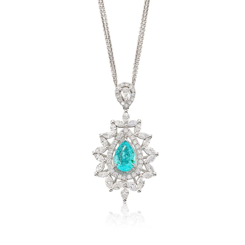 PARAÍBA TOURMALINE AND DIAMOND PENDANT NECKLACE: PARAÍBA TOURMALINE AND DIAMOND PENDANT