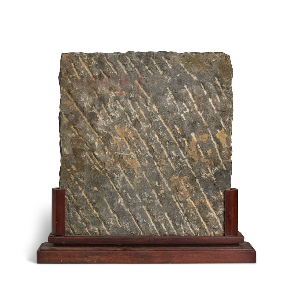 A LIMESTONE CARVING OF A CELESTIAL ATTENDANT Early 20th century (fitted wood stand) - 3