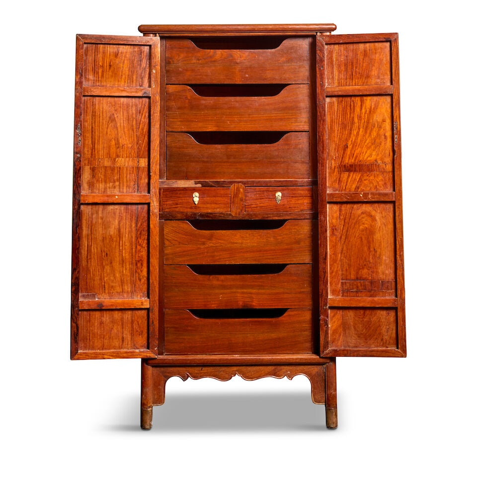 A HUANGHUALI CORNER-LEG TAPERED CABINET 19th/20th century - 3
