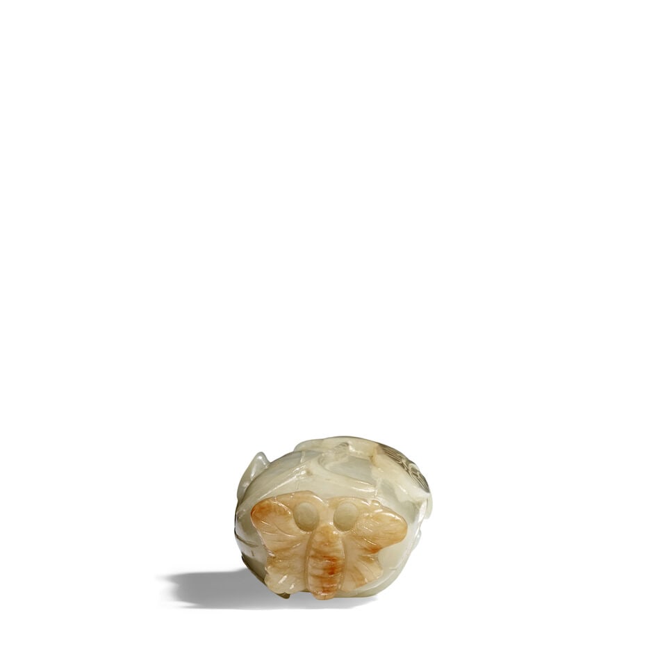A CELADON JADE 'GOURD AND BUTTERFLY' SNUFF BOTTLE 1880-1940 - 5
